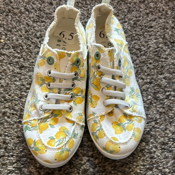 NWT VIONIC BEACH LEMON SHOES SNEAKERS VACAY SLIP ON 6.5 - Picture 2 of 11